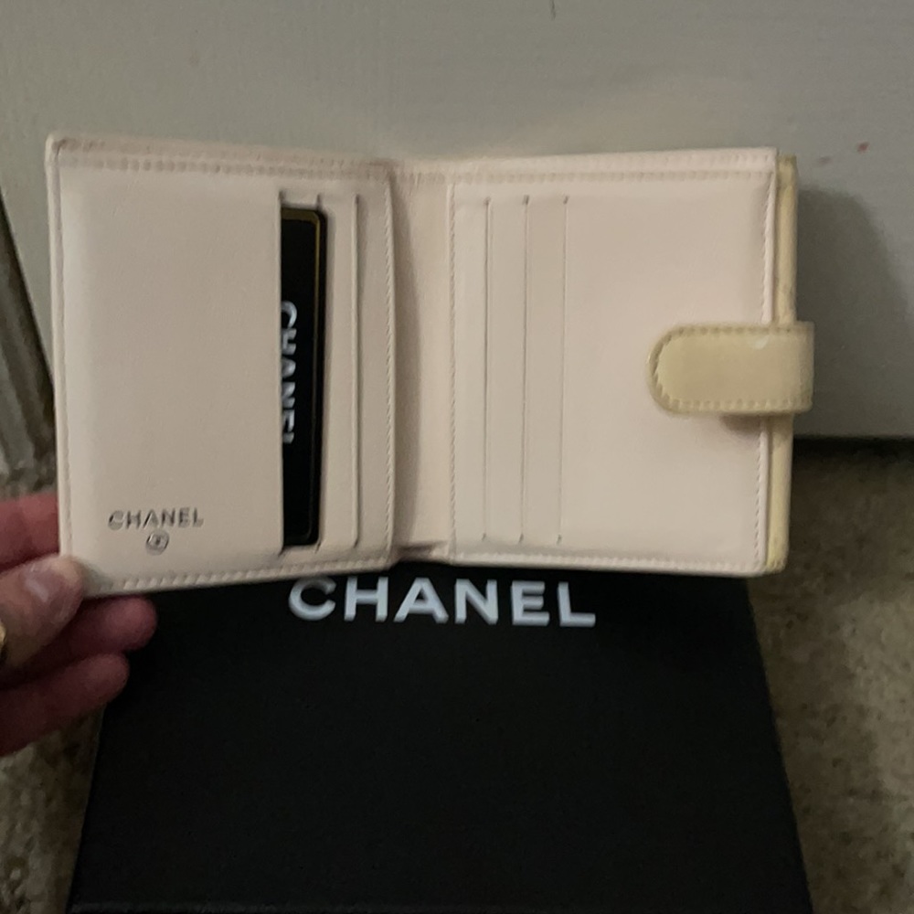 Chanel Wallet - Picture 3 of 10